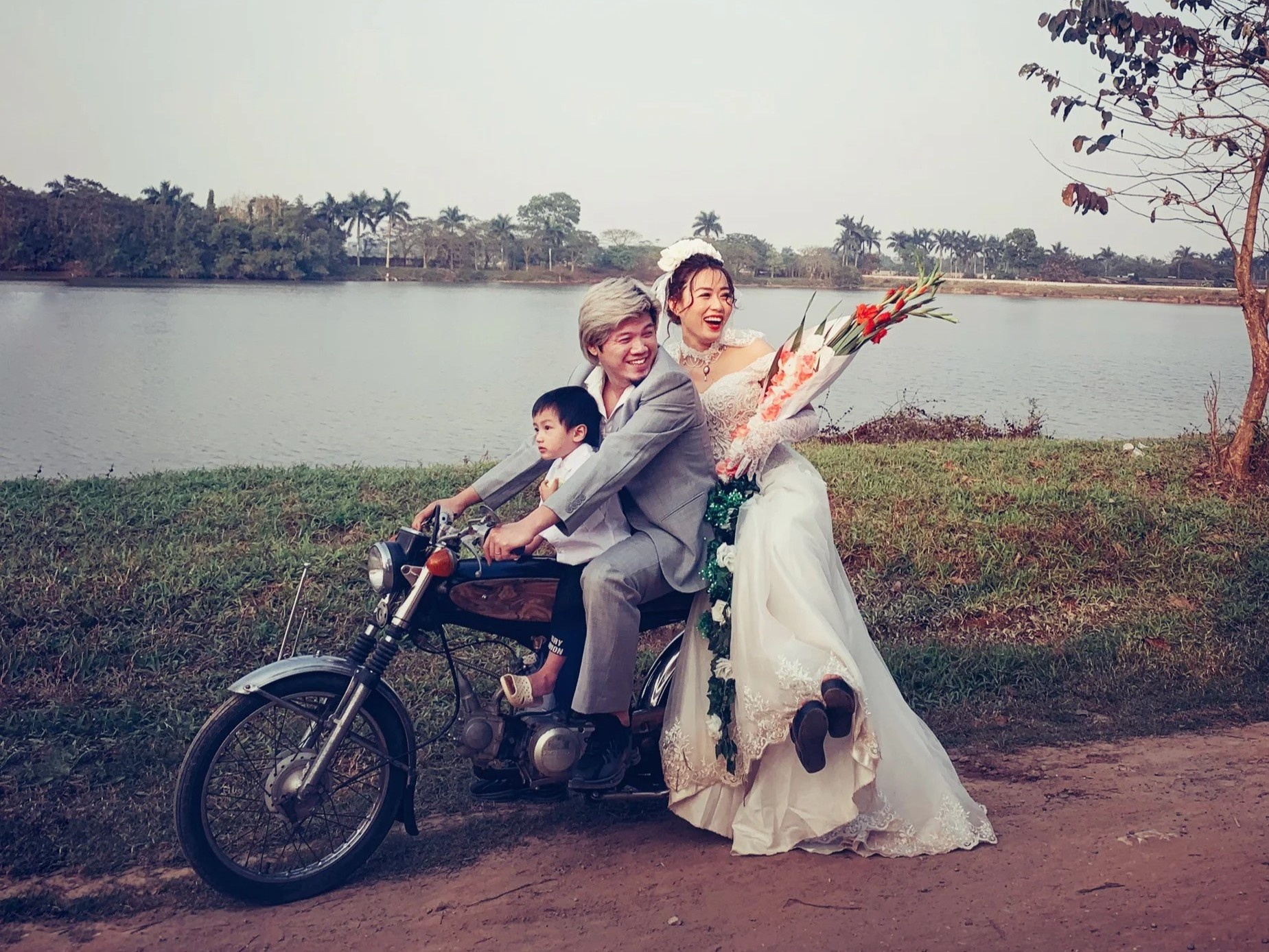 vợ chồng cùng con chụp ảnh cưới ảnh 6 vo chong cung con chup anh cuoi anh 6
