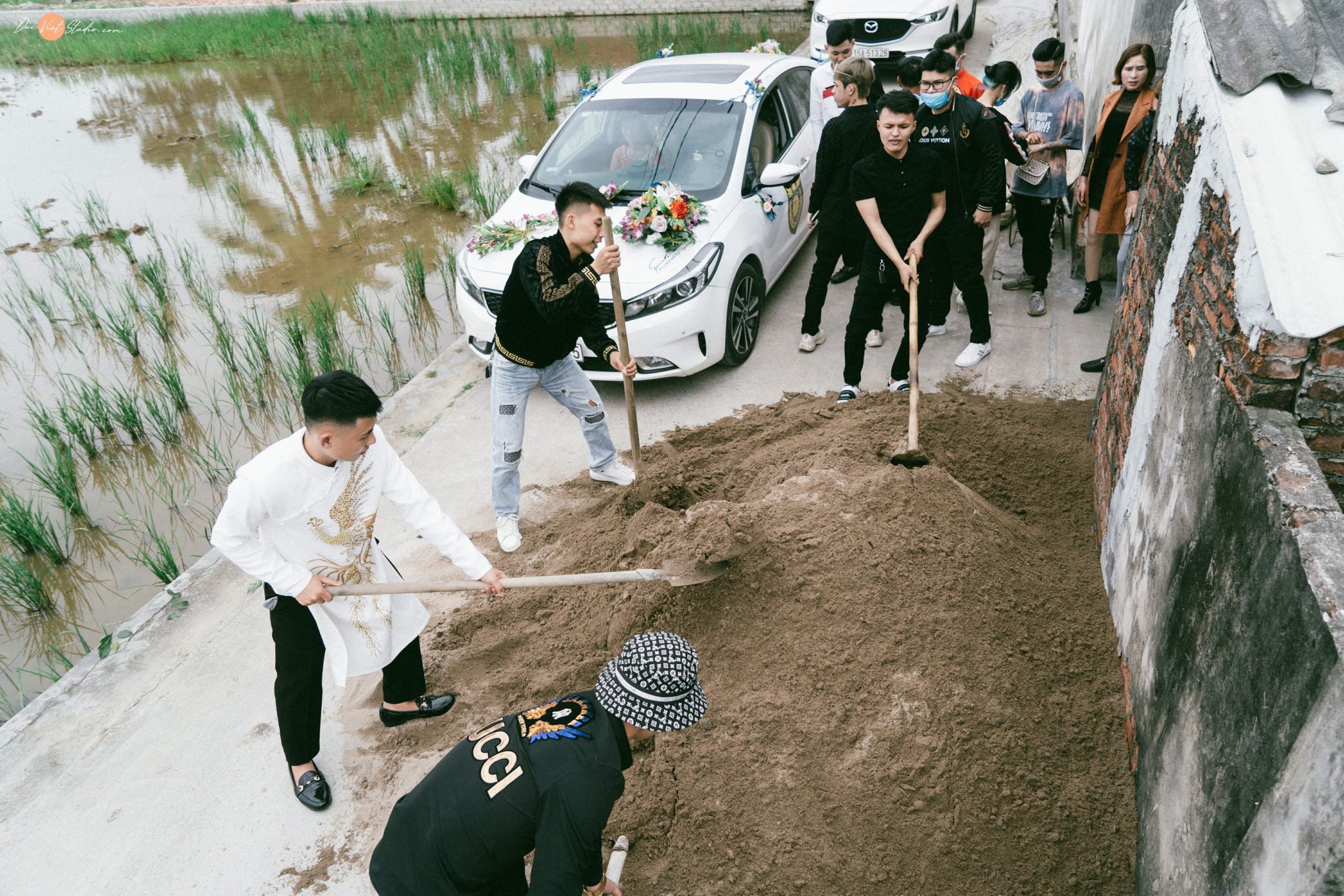 Chu re Hai Phong phai xuc cat don duong khi di don dau hinh anh