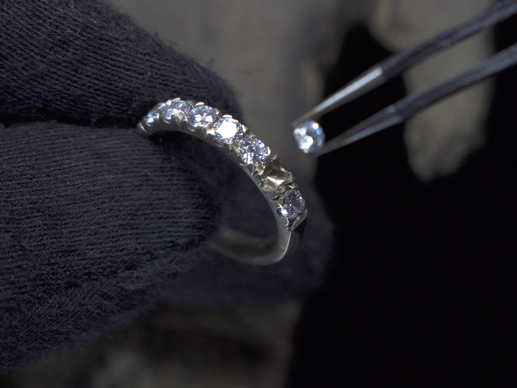 chế tác trang sức từ ống nước ảnh 3 che tac trang suc tu ong nuoc anh 3