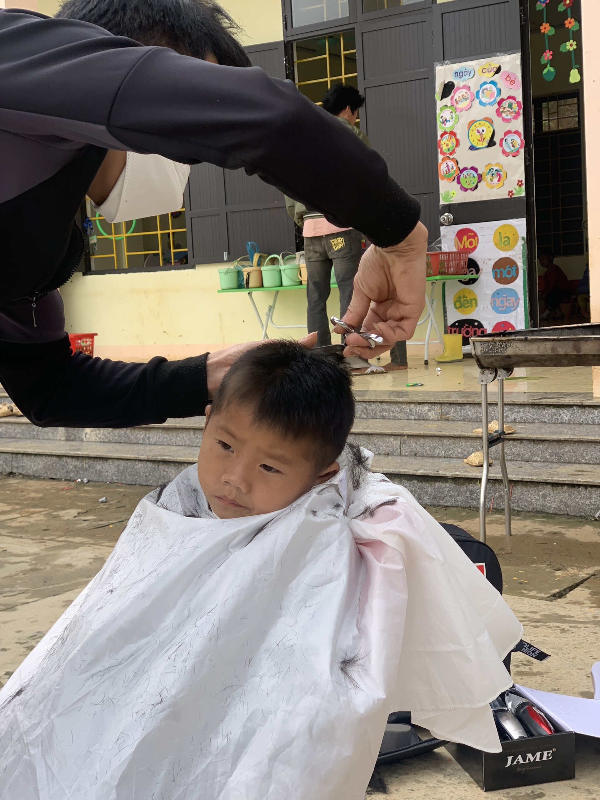 nhóm bạn Hàn Quốc làm từ thiện ảnh 5 nhom ban Han Quoc lam tu thien anh 5