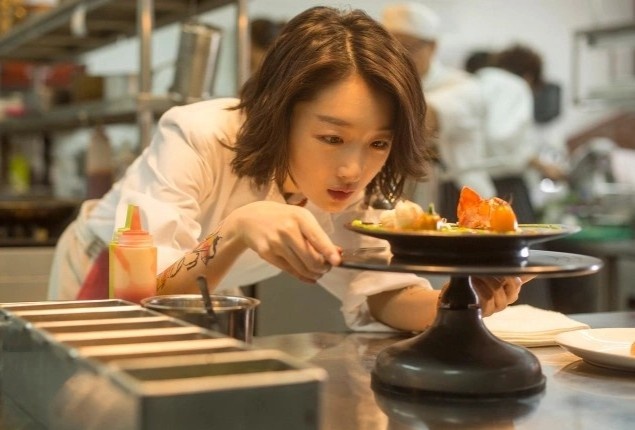 Nguoi khong biet nau an vat lon khi Thuong Hai phong toa hinh anh