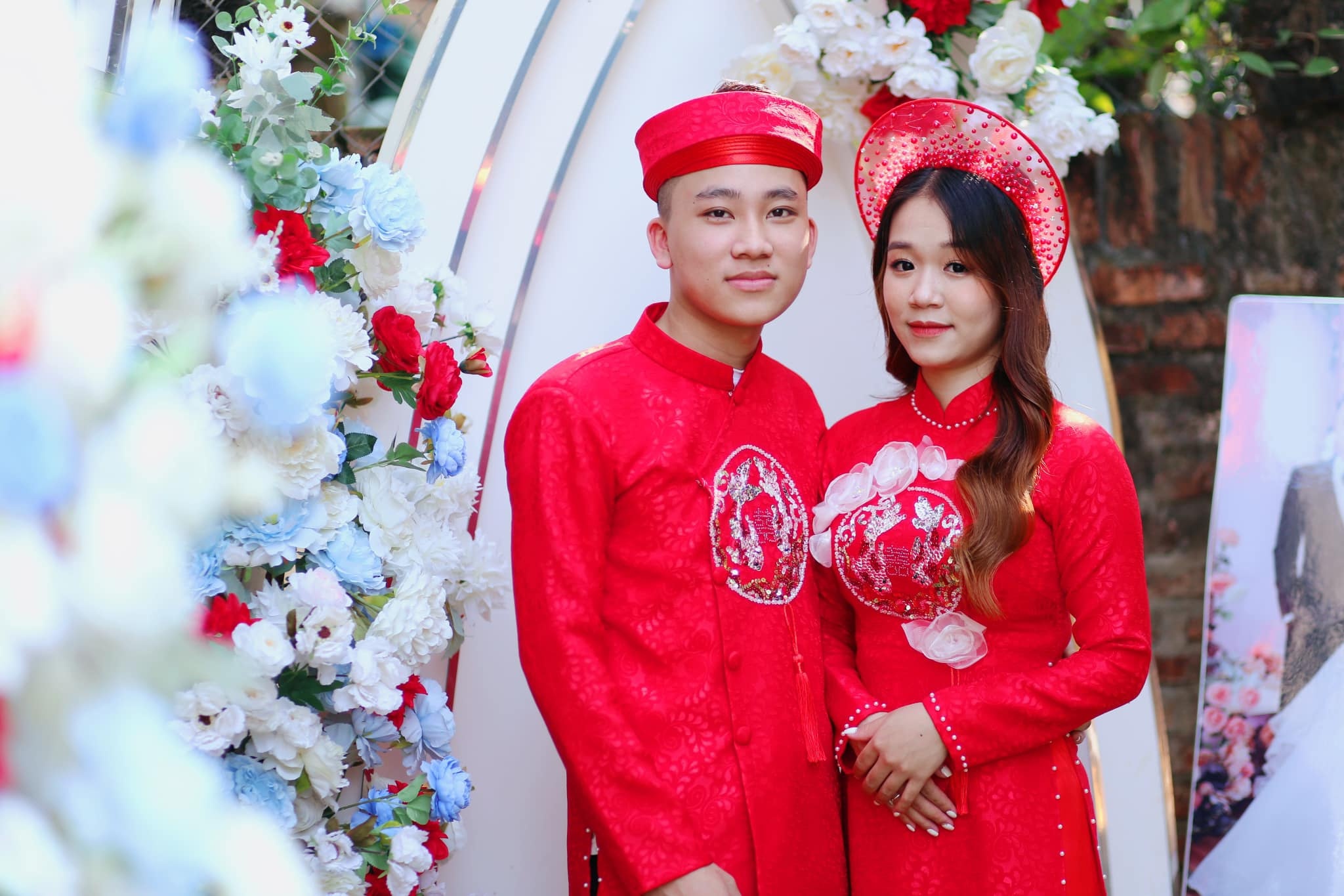 co 2 con truoc khi cuoi anh 2