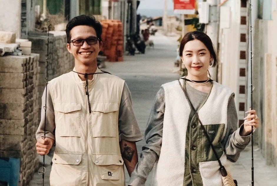 Anh cuoi khong vest, khong hoa cua doi tre tren dao Phu Quy hinh anh