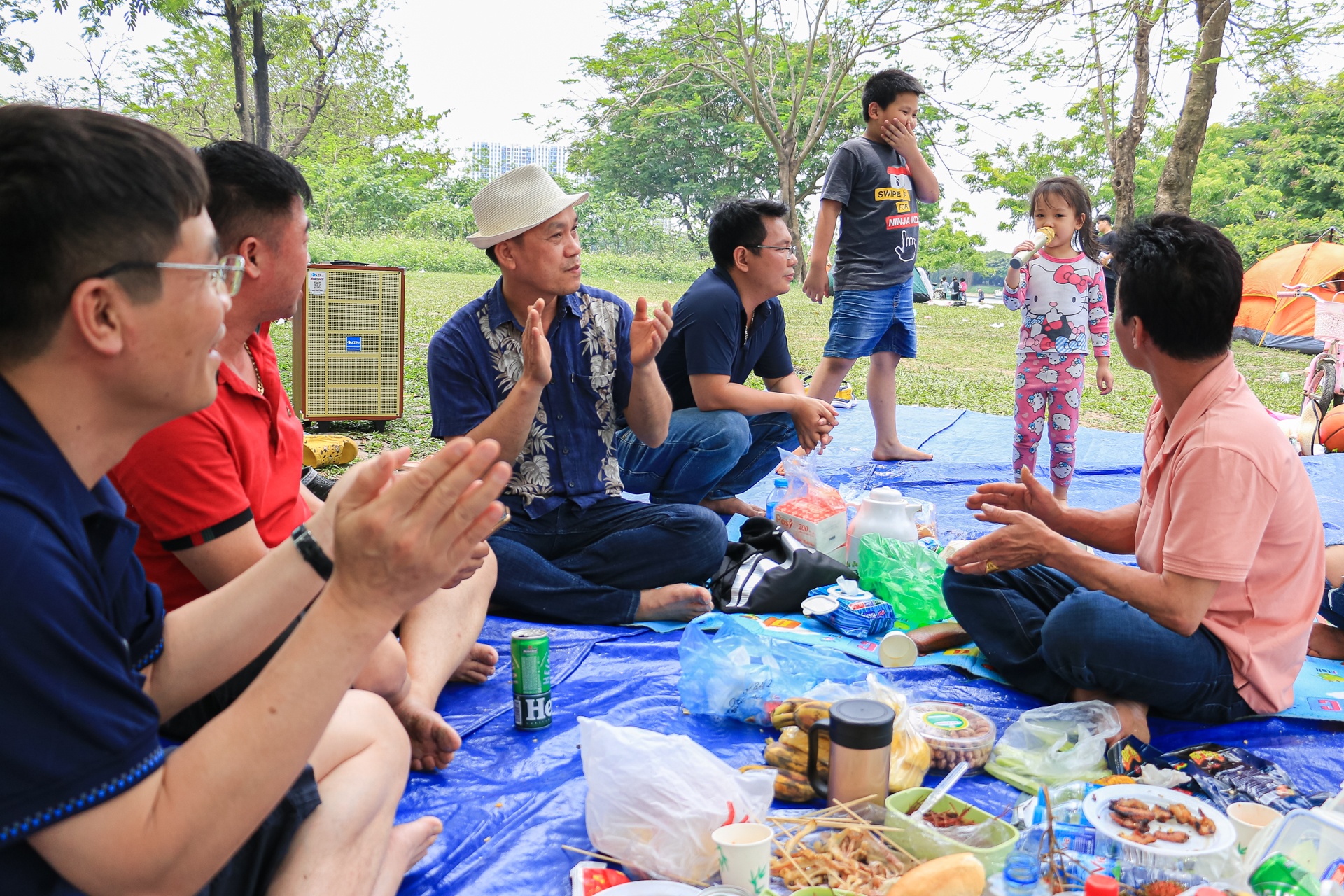 vui choi o cong vien anh 8