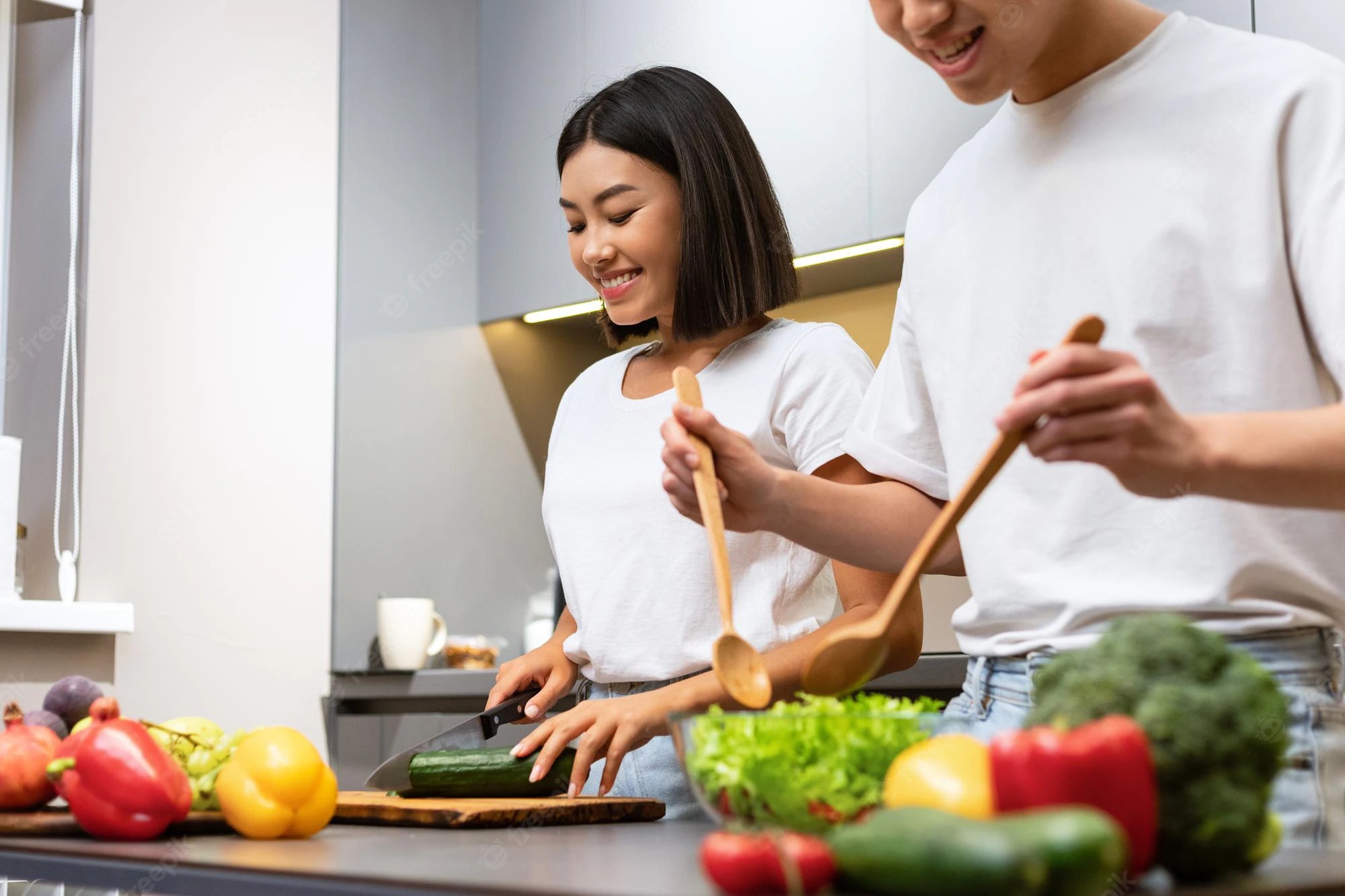 chồng nấu ăn cho vợ ảnh 2 chong nau an cho vo anh 2
