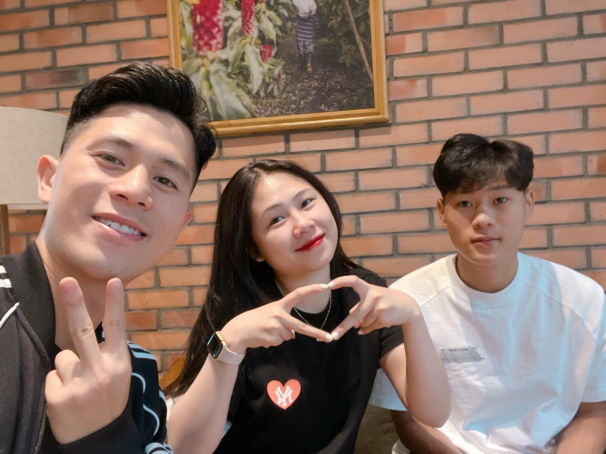 cau thu yeu ban gai hon tuoi anh 2