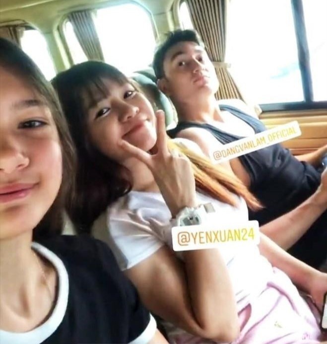 cau thu yeu ban gai hon tuoi anh 7