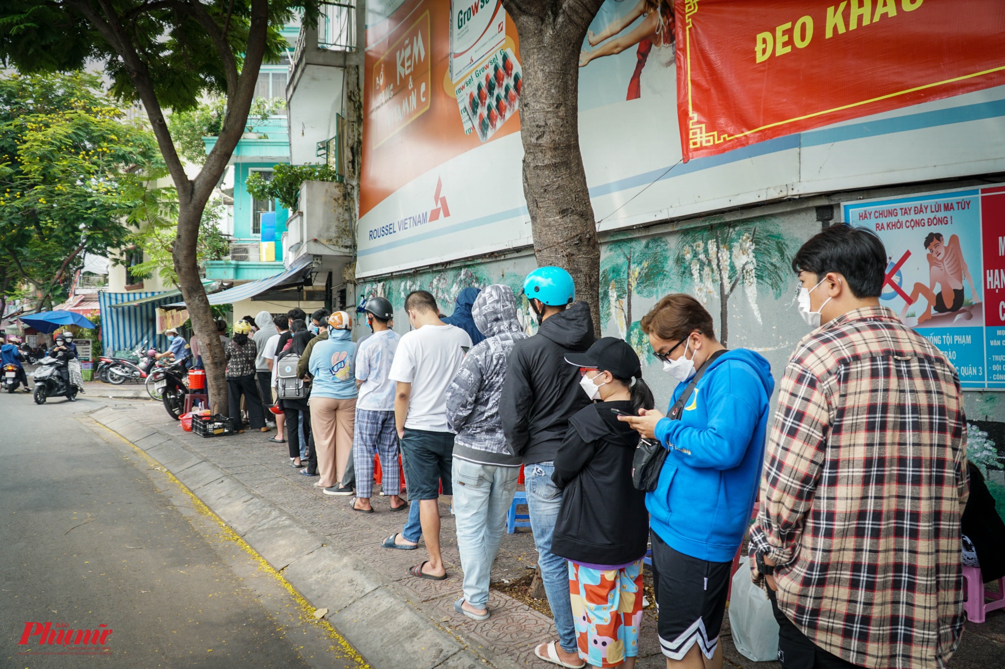 Com ga ngon an o dau anh 4