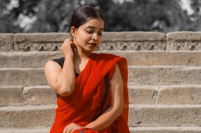 Co gai An Do tu ket hon voi chinh minh hinh anh