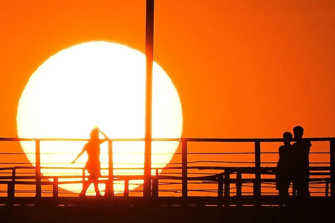 Khong dam di choi truoc 21h vi Ha Noi nong dinh diem hinh anh