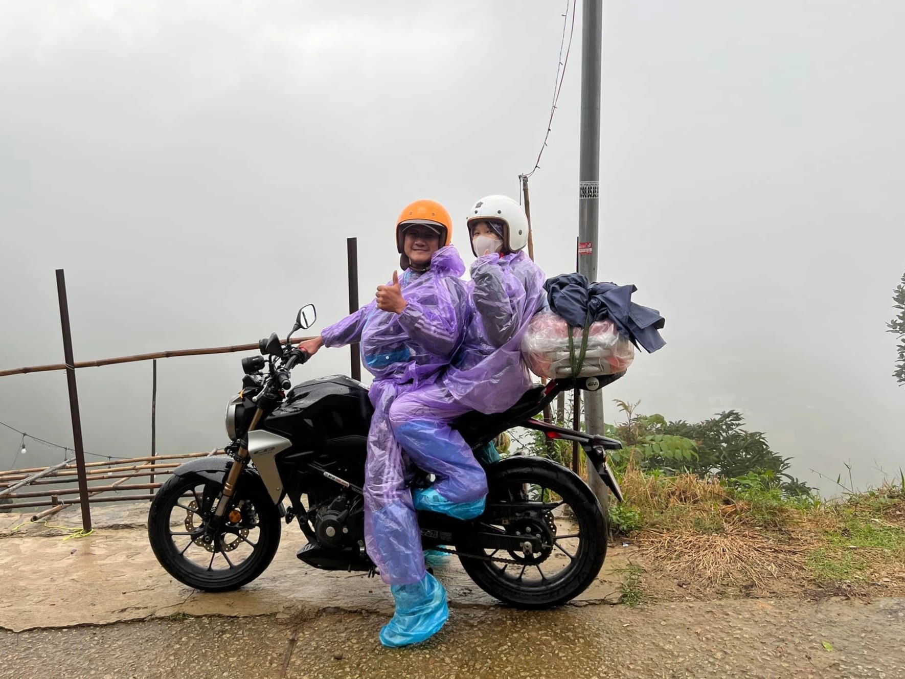 con gai cung bo di phuot anh 5