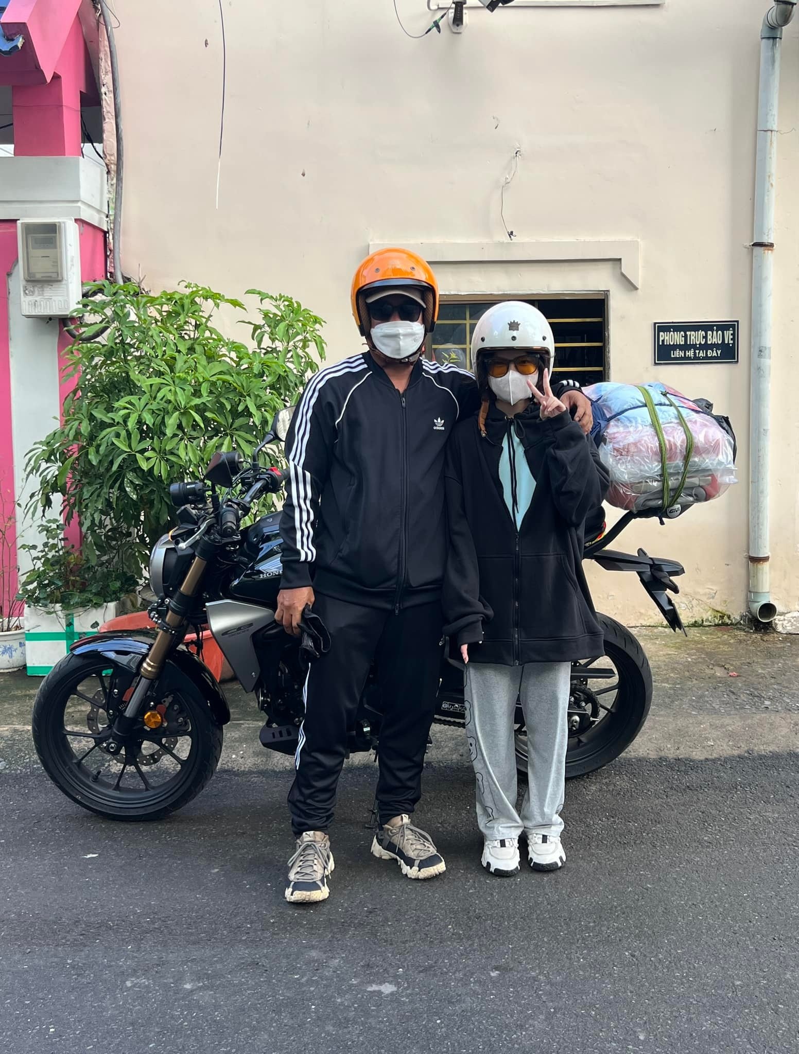 con gai cung bo di phuot anh 4