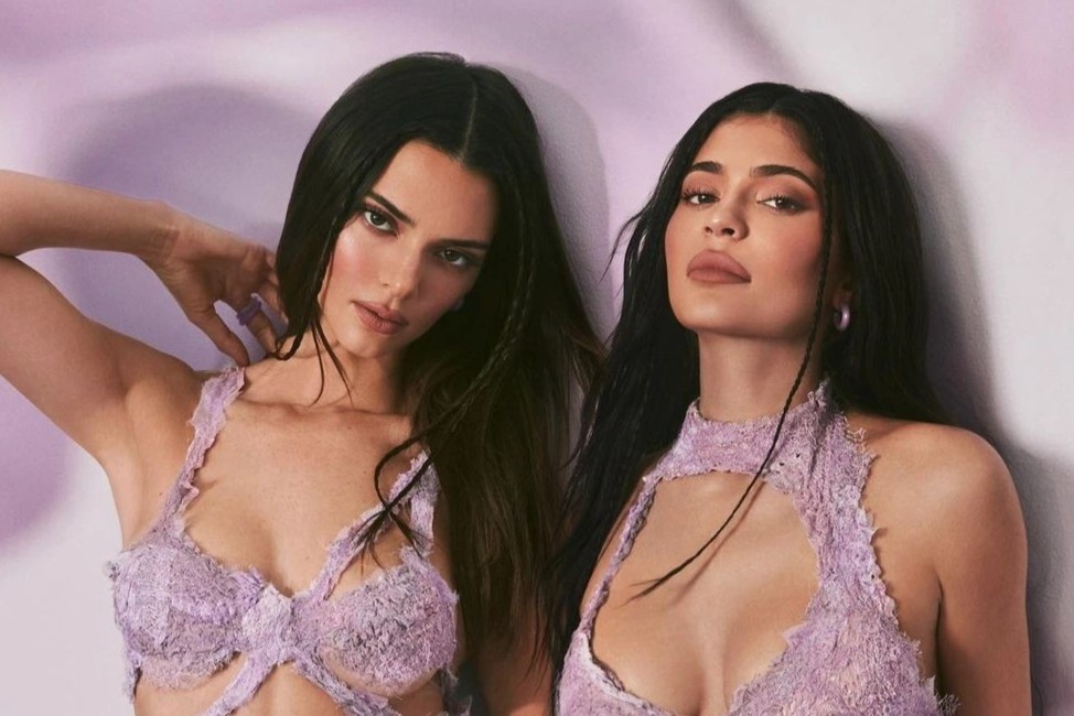 Khi chi em Kim Kardashian che Instagram hinh anh