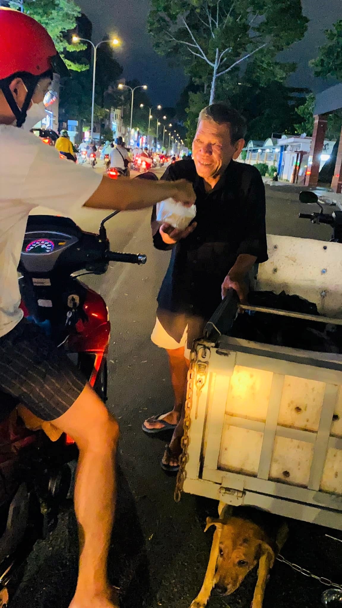 tặng cháo người khó khăn ảnh 1 tang chao nguoi kho khan anh 1