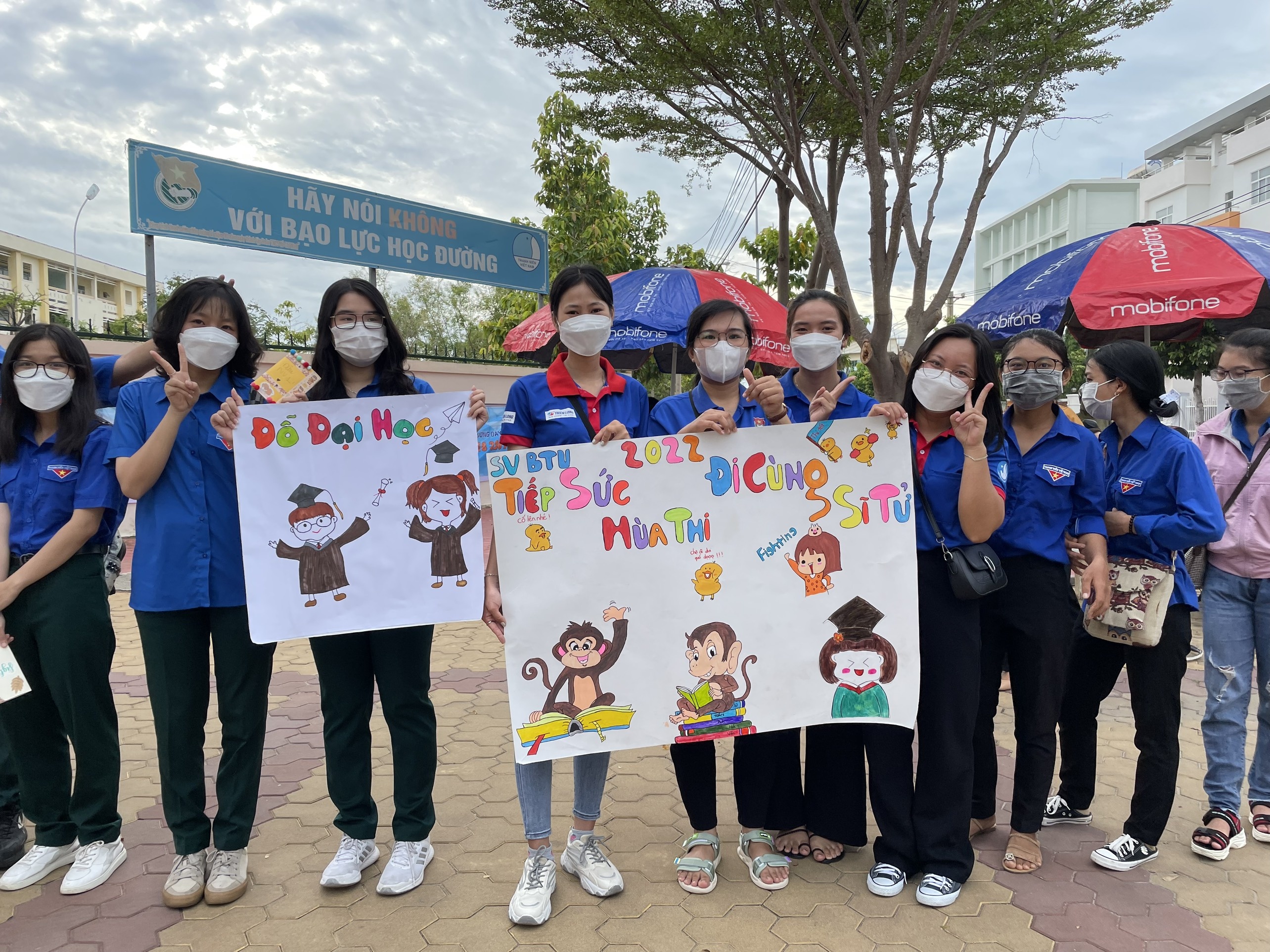 co vu thi tot nghiep THPT anh 7