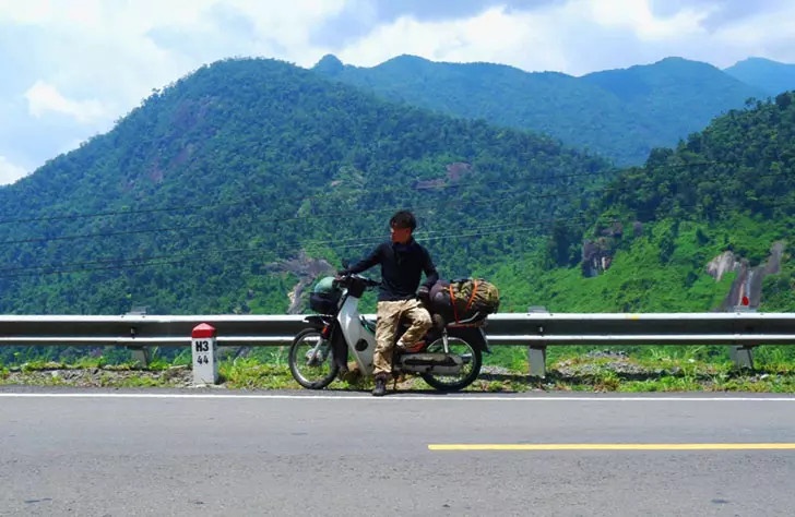 chang trai phuot xuyen Viet anh 1