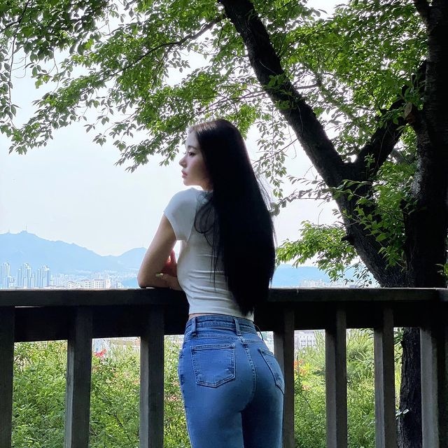 hot girl Dia nguc doc than tro lai anh 1