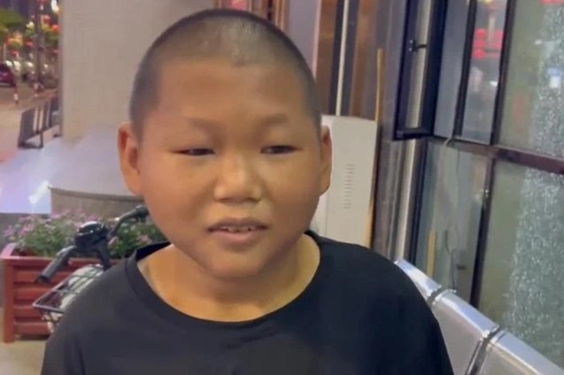 Khong the xin viec vi ngoai hinh tre con o Trung Quoc hinh anh