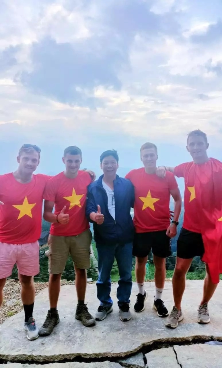 thầy giáo 52 tuổi phượt xuyên Việt ảnh 4 thay giao 52 tuoi phuot xuyen Viet anh 4