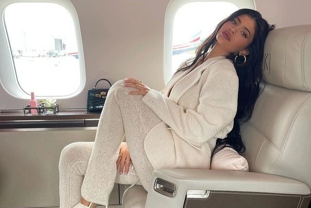 Ly do Elon Musk, Kylie Jenner so bi theo doi lo trinh bay hinh anh