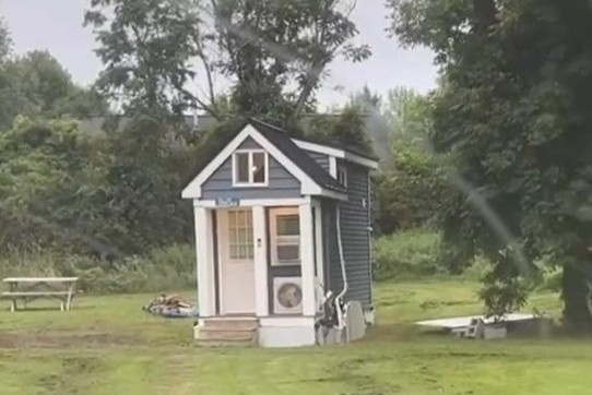 Thue nham can nha rong 22 m2 cho 4 nguoi o hinh anh