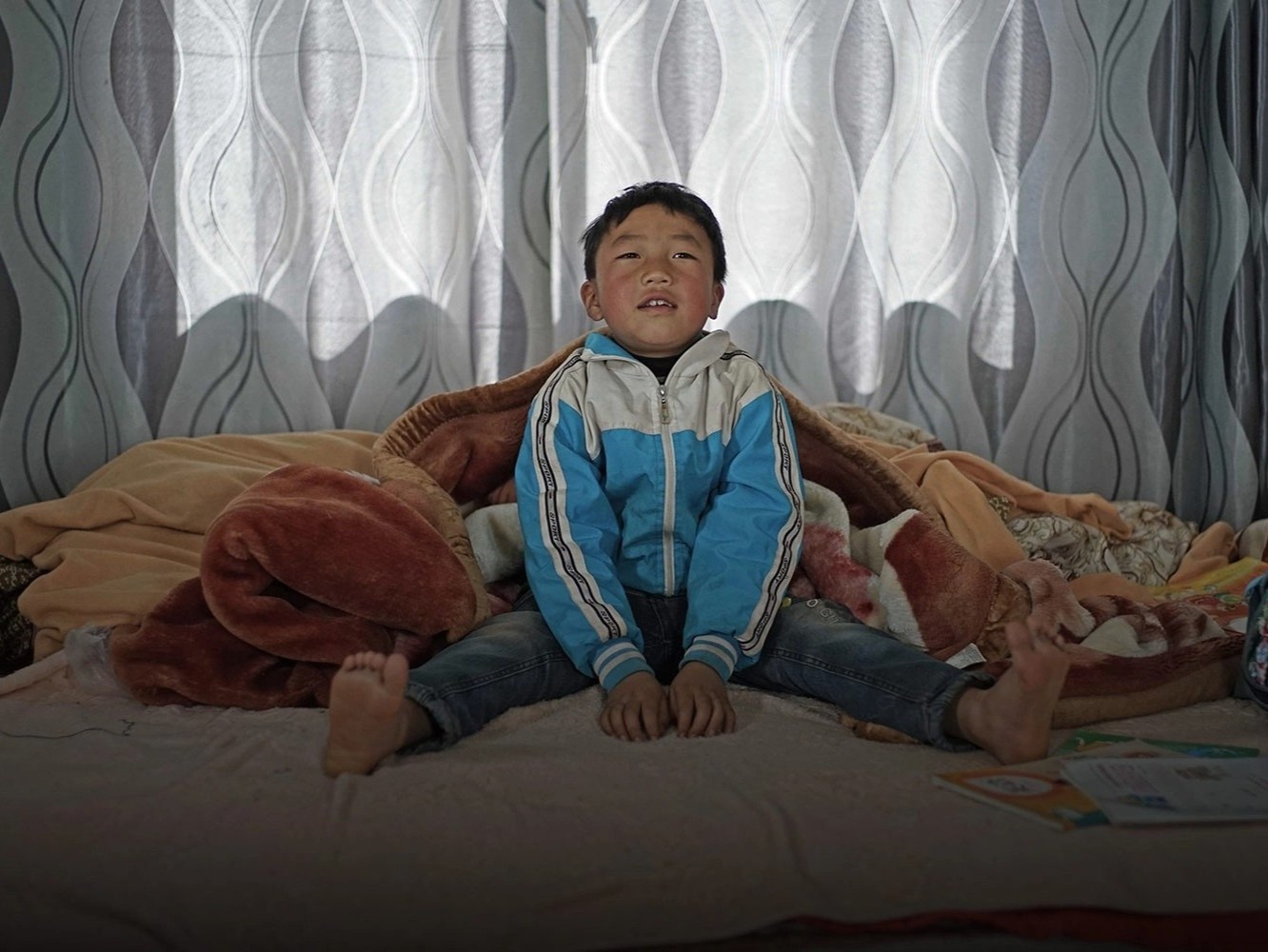 mẹ bỏ con đi làm ảnh 2 me bo con di lam anh 2