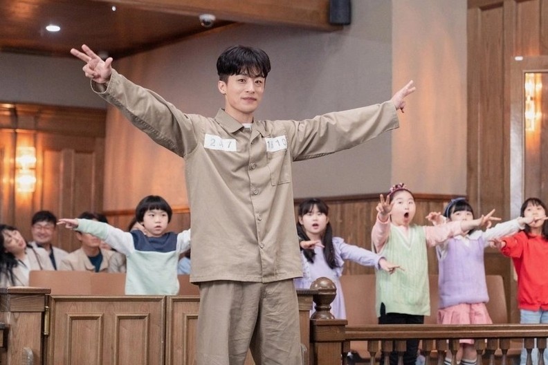 Bi kich cua nhung dua tre 'xa lanh the gioi truoc khi thanh nguoi lon' hinh anh