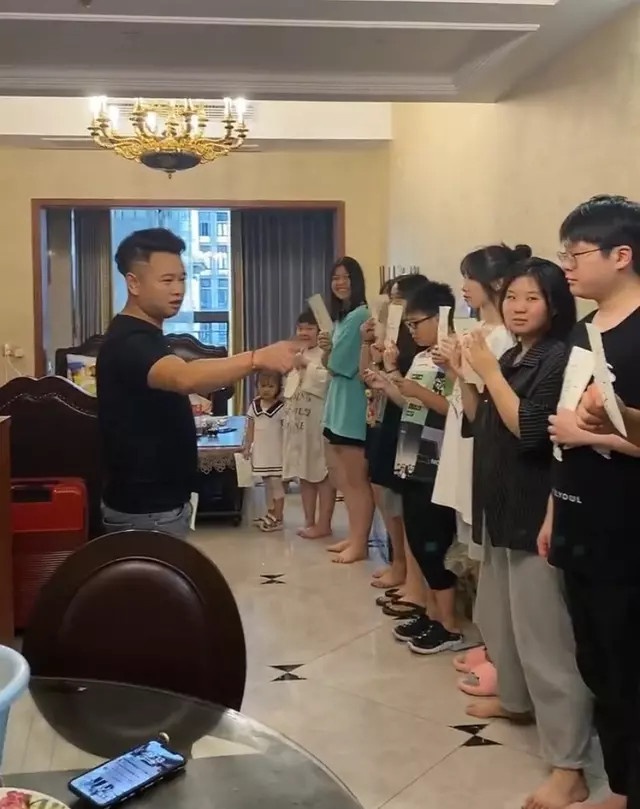 cham 16 nguoi chau anh 1