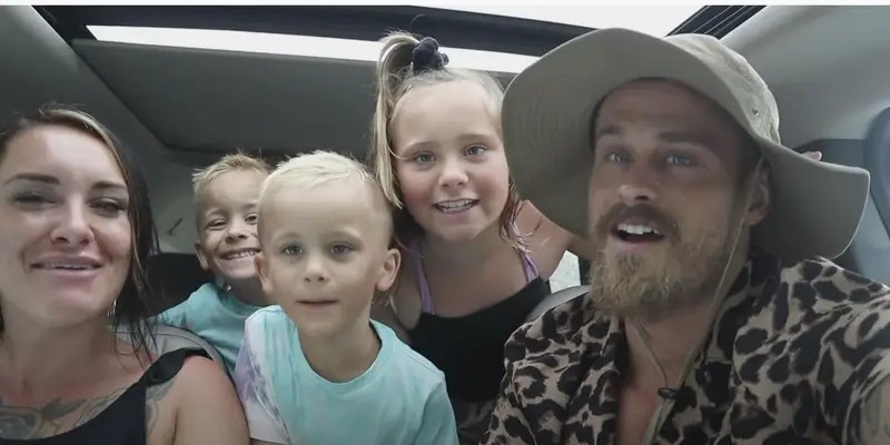 choi kham con cai anh 2