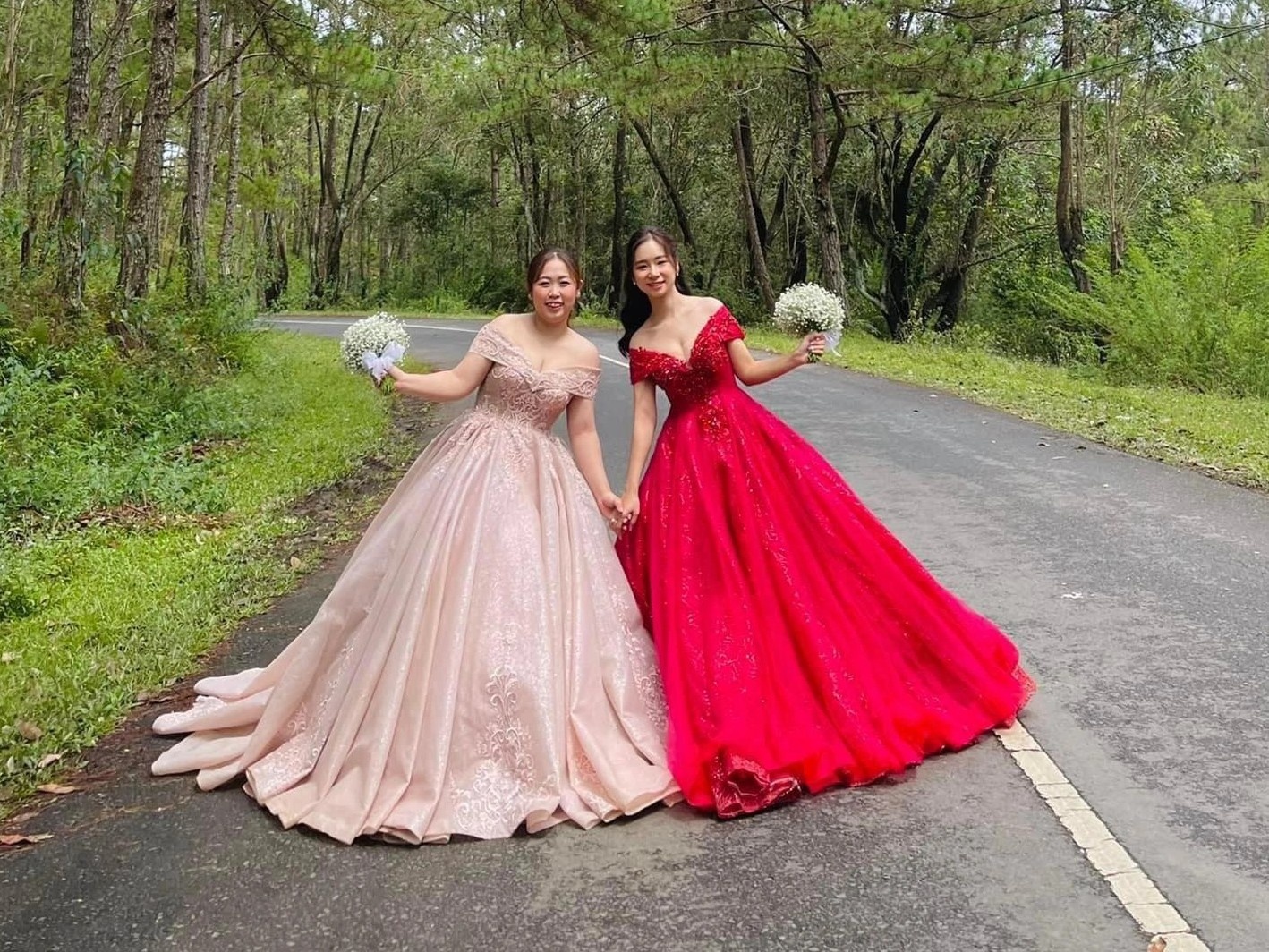 chup anh cuoi voi ban anh 2