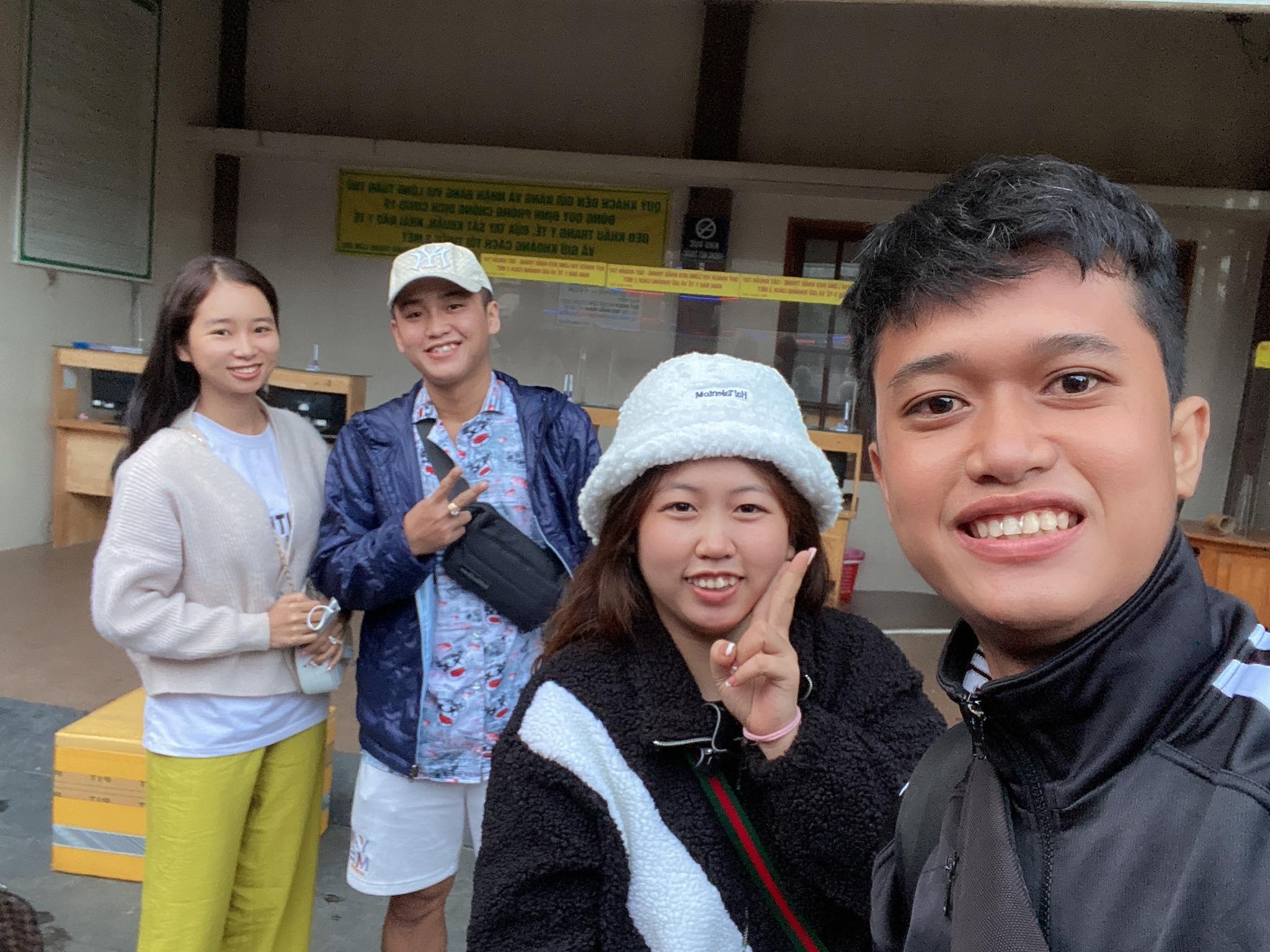 chup anh cuoi voi ban anh 4