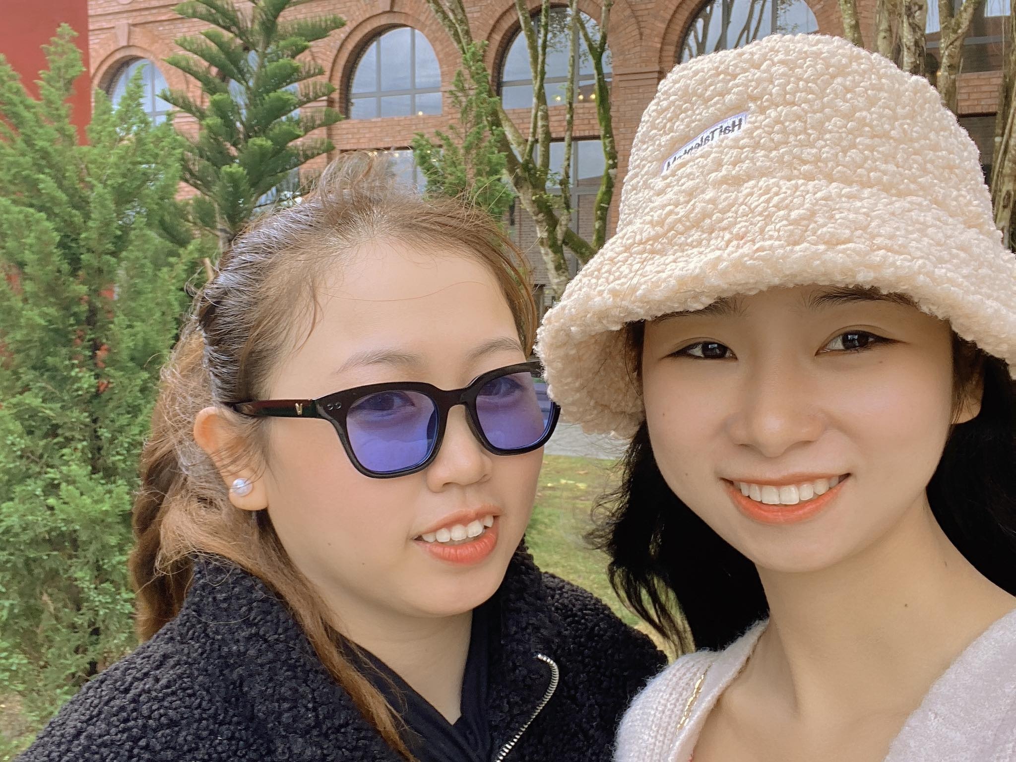 chup anh cuoi voi ban anh 8