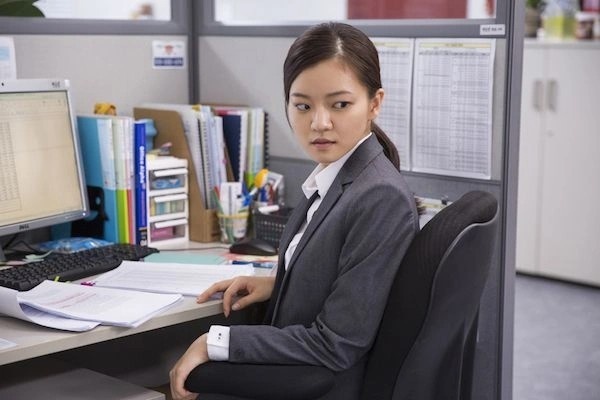 Nhung nhan vien bi ca sep va dong nghiep ghet o Han Quoc hinh anh