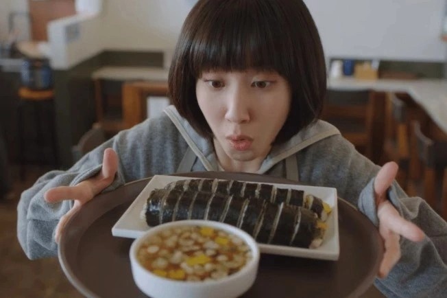 An hamburger, gimbap cung khien nguoi Han phai dan do hinh anh