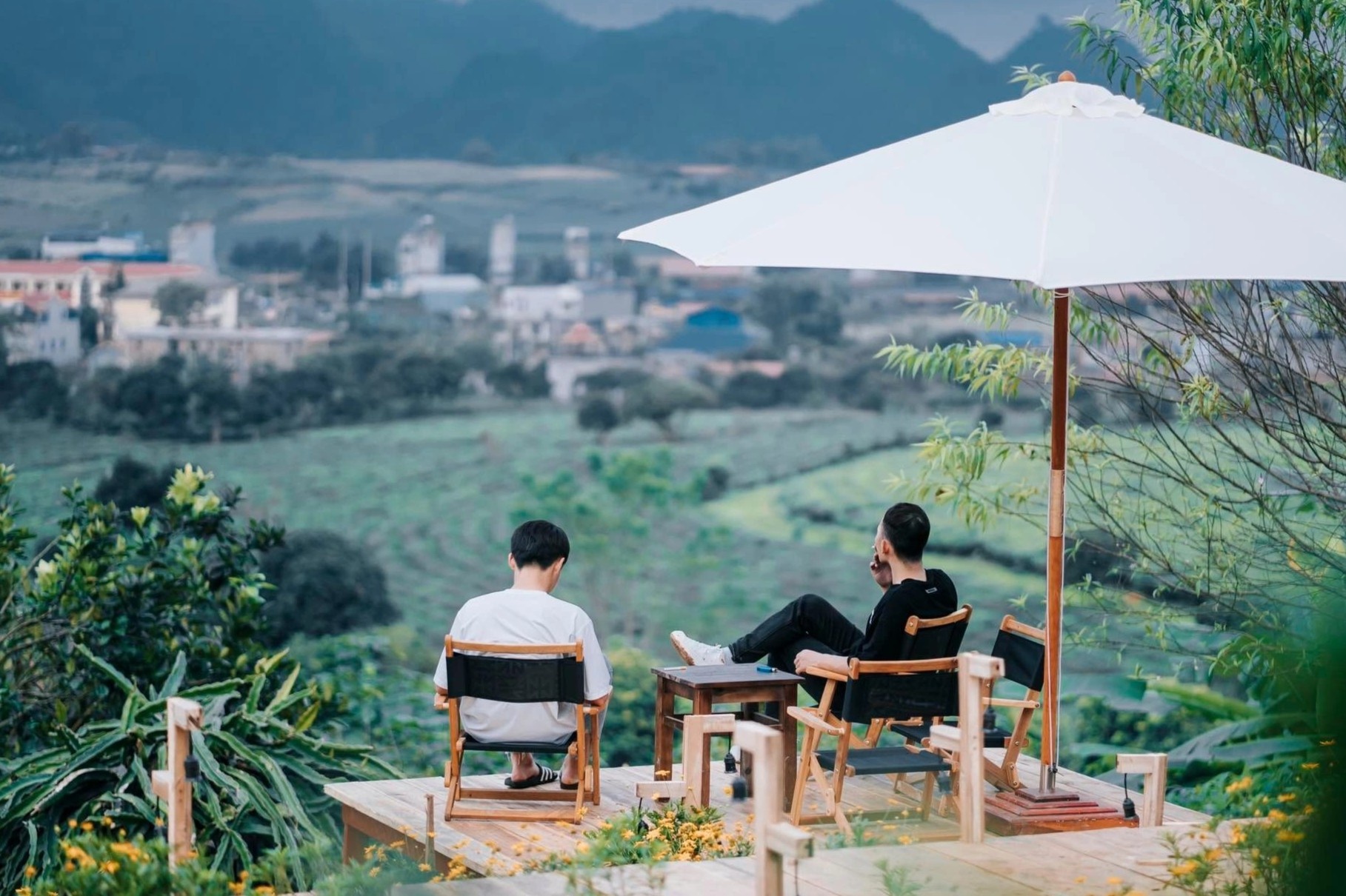 Hanh trinh cai tao nha hoang thanh quan ca phe cua hai nguoi ban than hinh anh