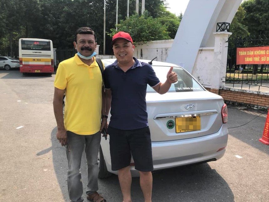 quen dien thoai tren taxi anh 1