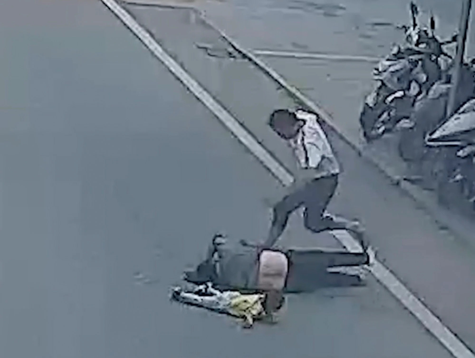 mất tay vì cứu người ảnh 2 mat tay vi cuu nguoi anh 2