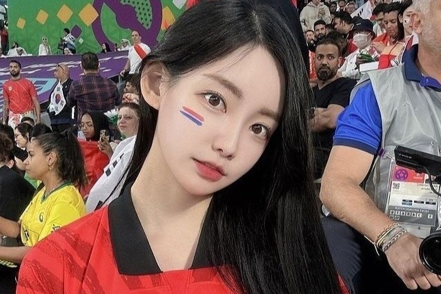 Nu phat thanh vien Han Quoc gay chu y tai Qatar hinh anh