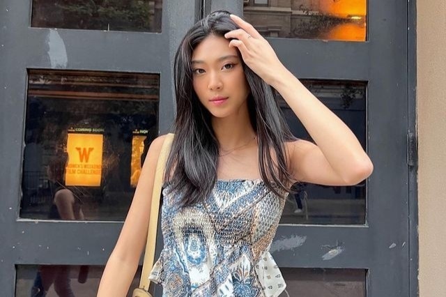 Co gai do ca Yale, Harvard, Princeton tham gia Dia nguc doc than hinh anh