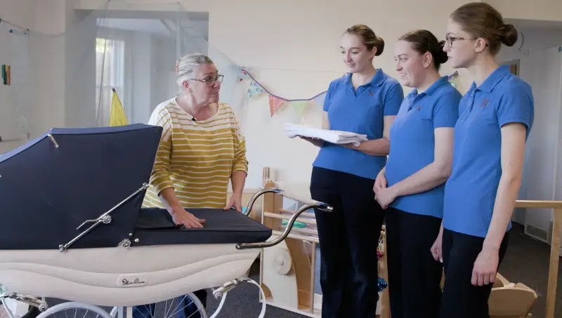 bảo mẫu nhà giàu ảnh 2 bao mau nha giau anh 2