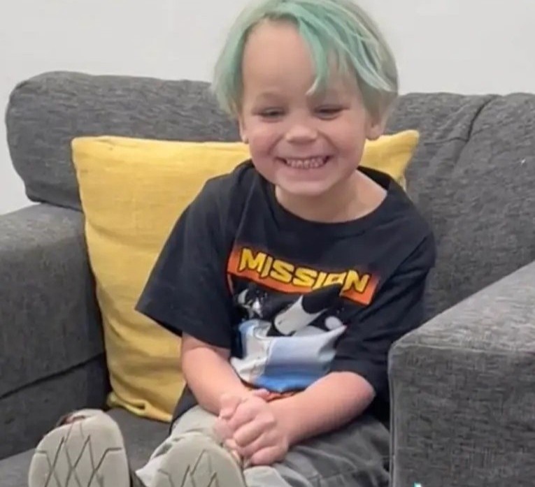 con trai son mong tay anh 1