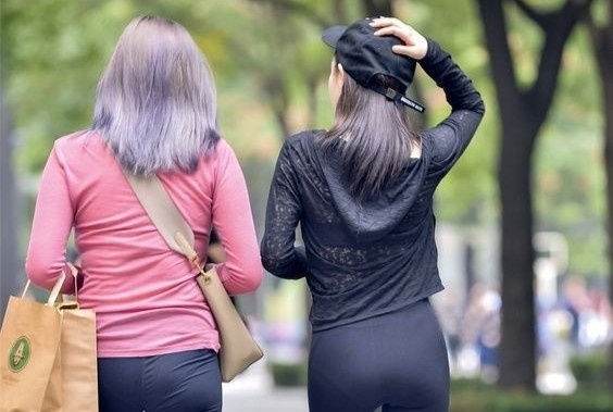 Bi dua cot tuc tiu vi khong tra loi tin nhan hinh anh