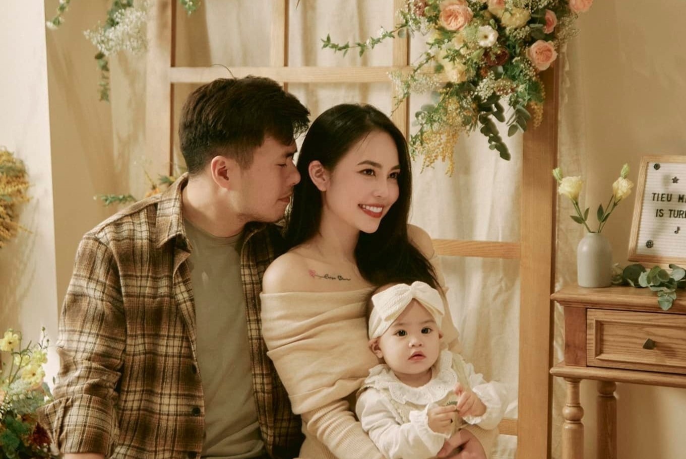 Thuc dem, bien nha thanh studio de chup anh cho con hinh anh