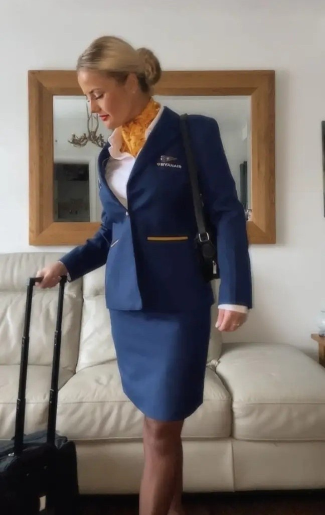 khach quay roi tiep vien anh 1