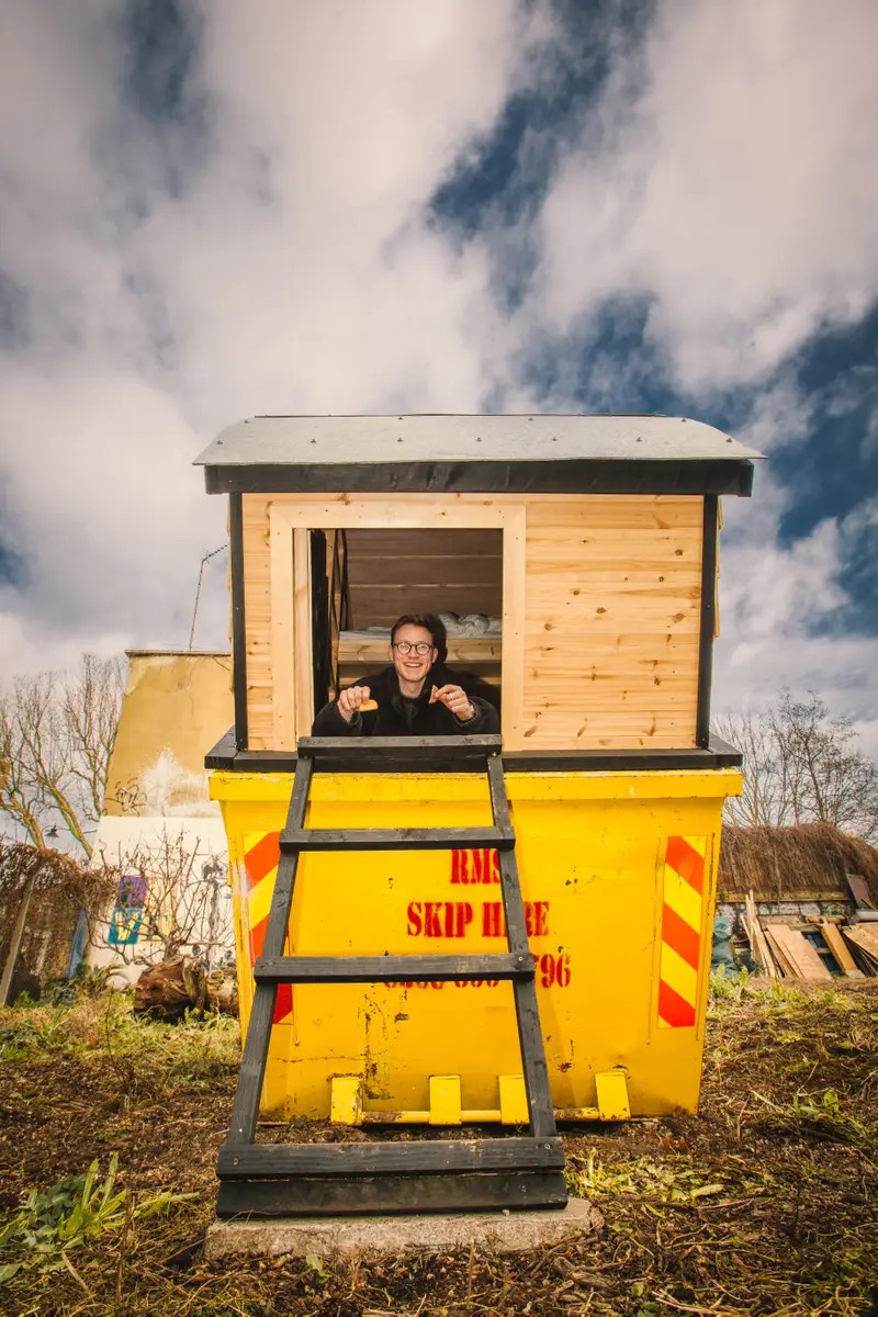 song trong thung rac anh 7