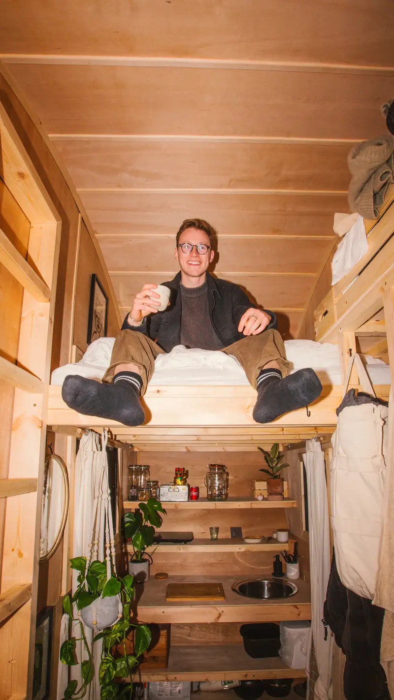 song trong thung rac anh 8