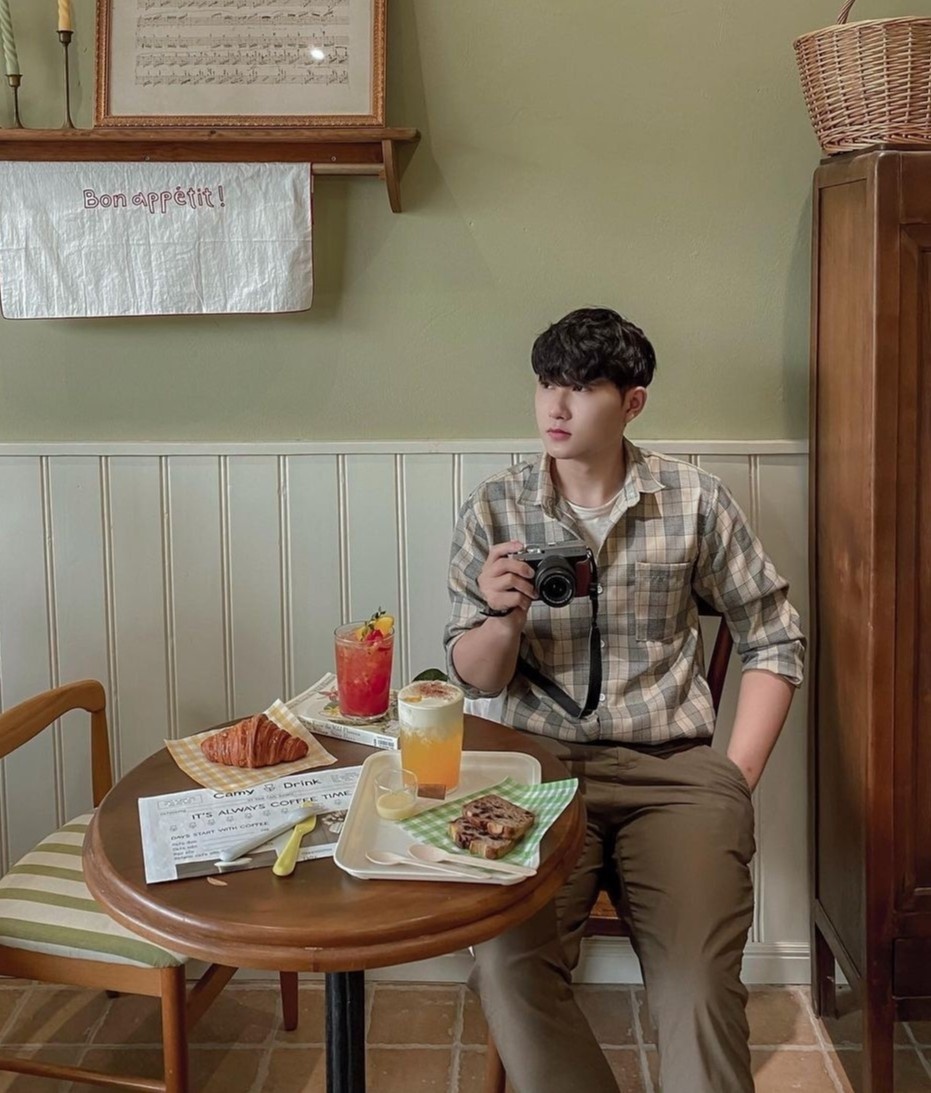 nha ve sinh hang quan anh 5