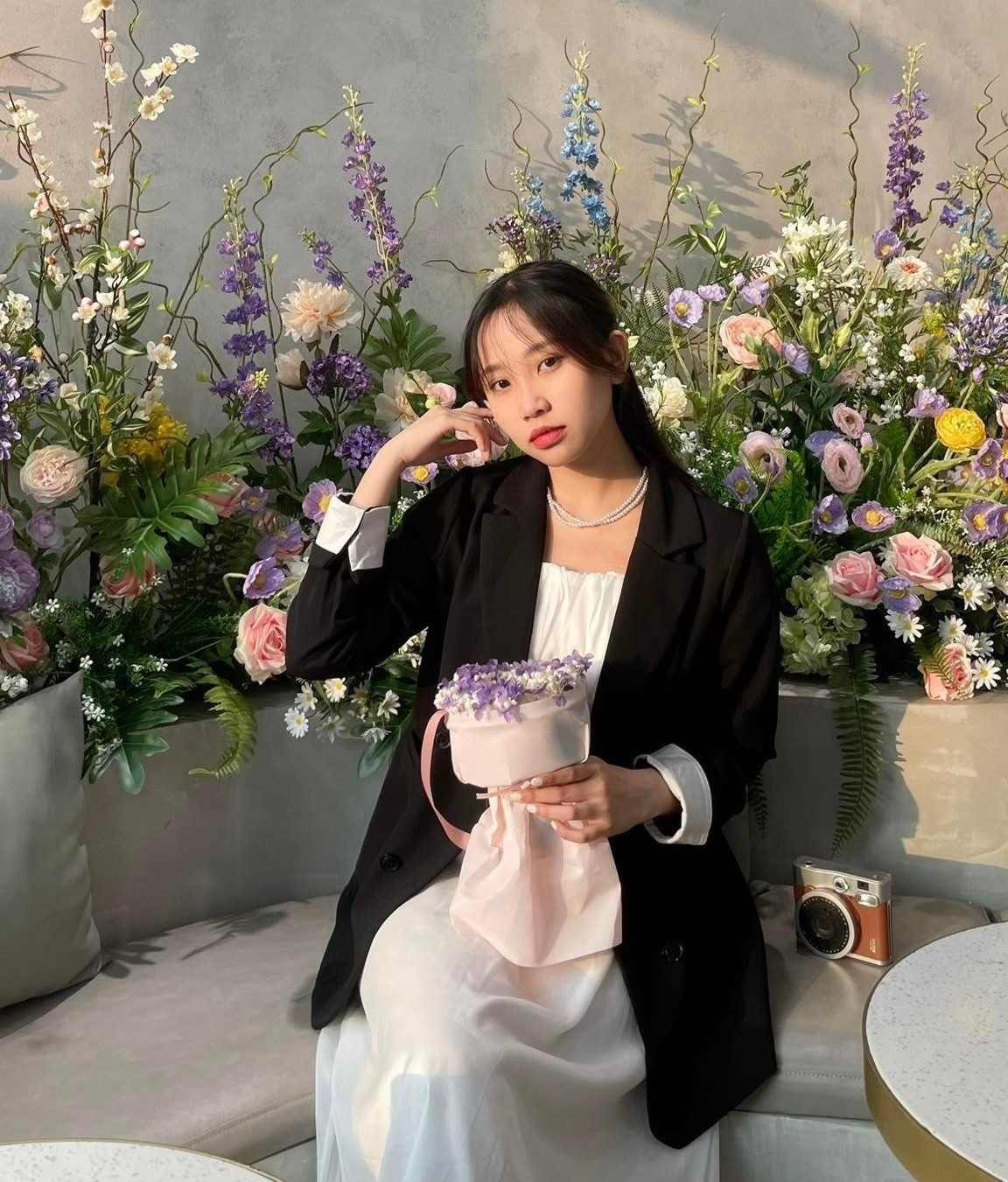 nha ve sinh hang quan anh 2