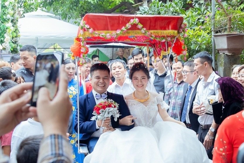 Khong phai vat va ruoc dau, so xa bo me khi lay 'anh hang xom' hinh anh