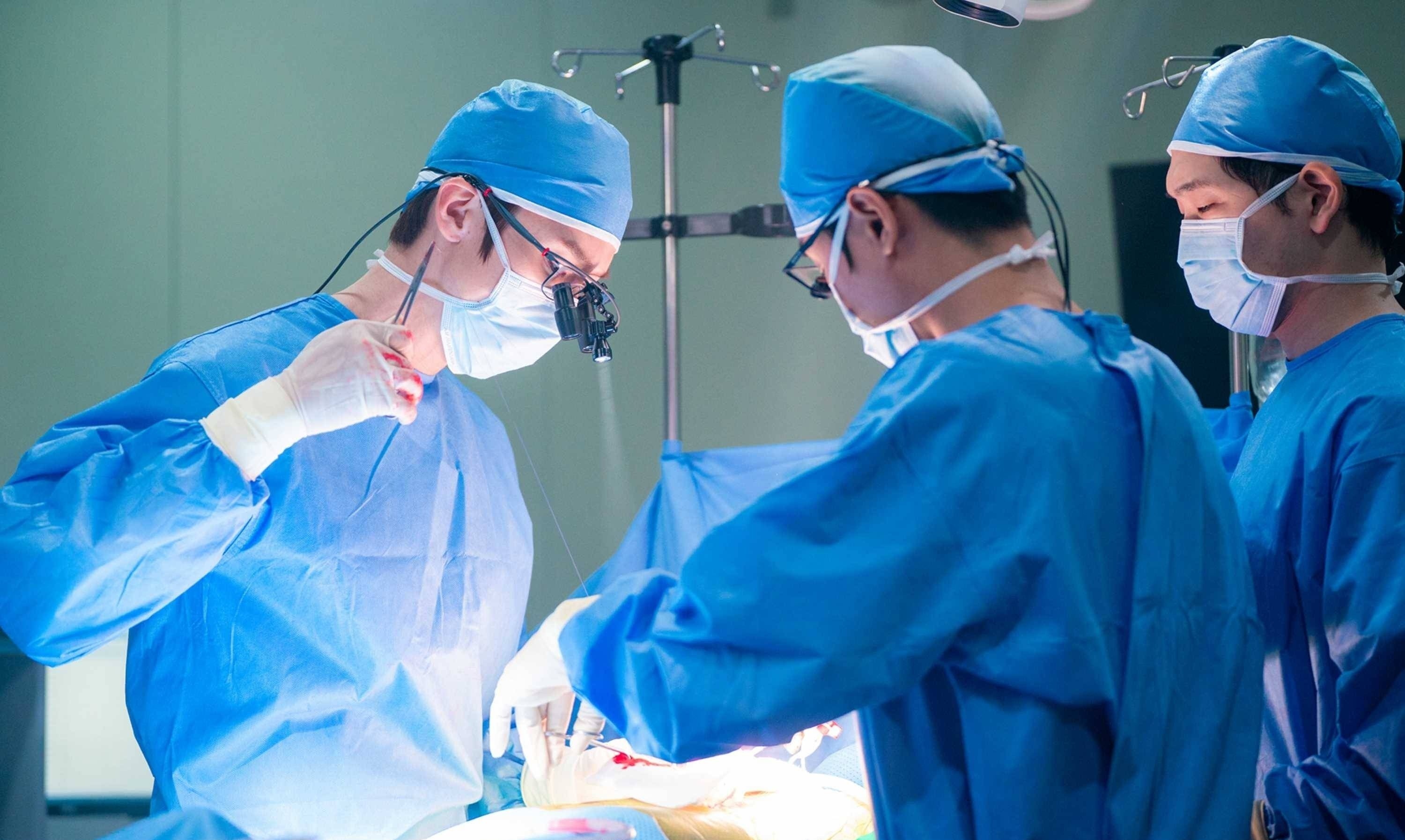 bac si Han Quoc anh 2